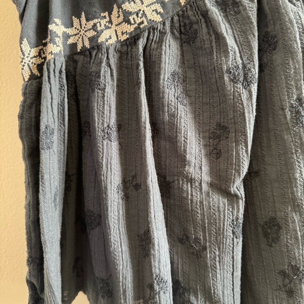 Lucky Brand  RuchedShoulder Deep V Neck Top size Large - Picture 7 of 7